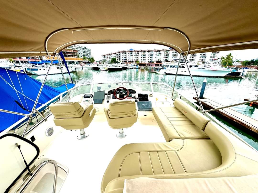 Private Yacht Cruise Sea Ray 42 feet (1-15 passengers)